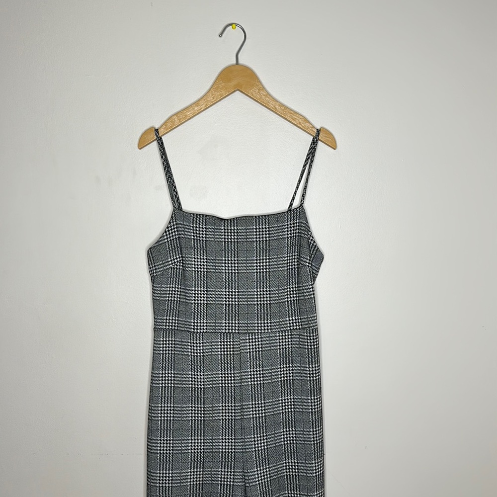 Simons Jumpsuit - Picture 3 of 7